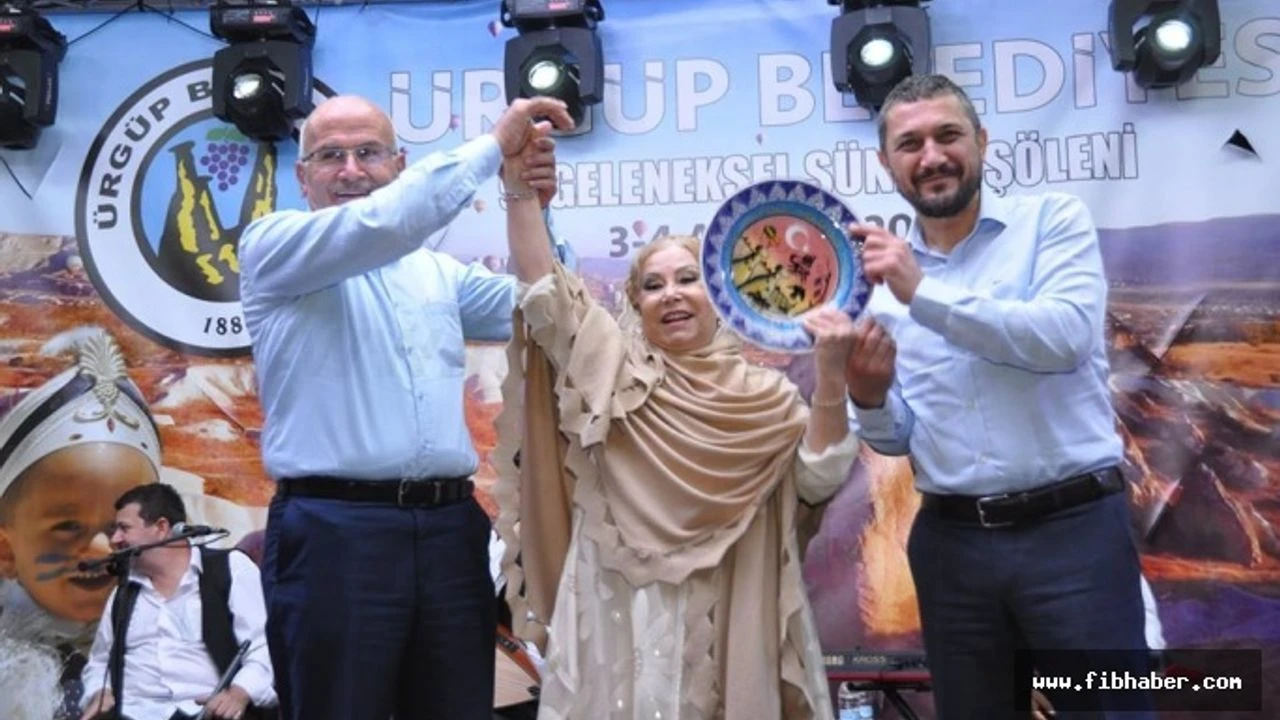 Urgup Sunnet Soleninde Bedia Akarturk Konser Verdi H90699 46F7B