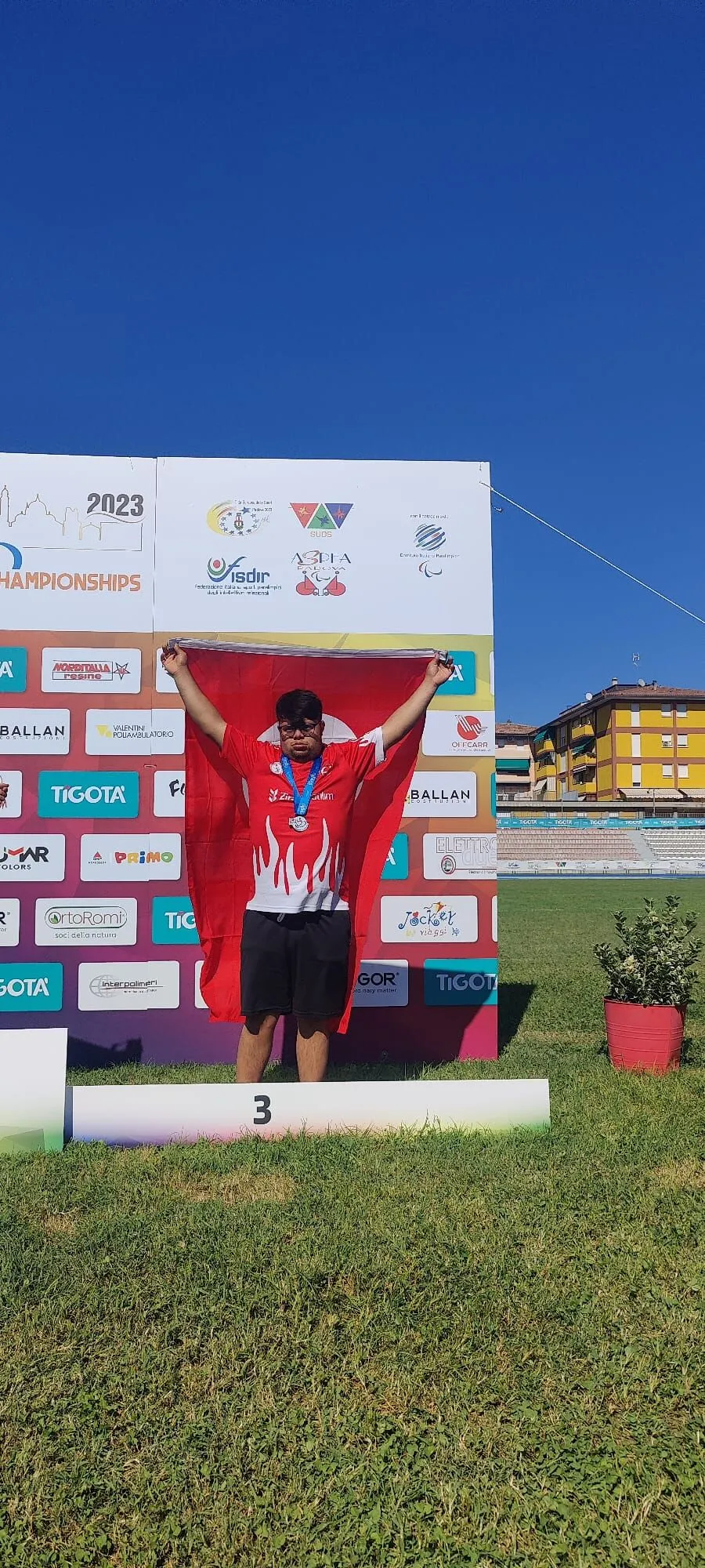 E8Cd6B81 Bd8C 4F9B Baf7 1354910F1A27