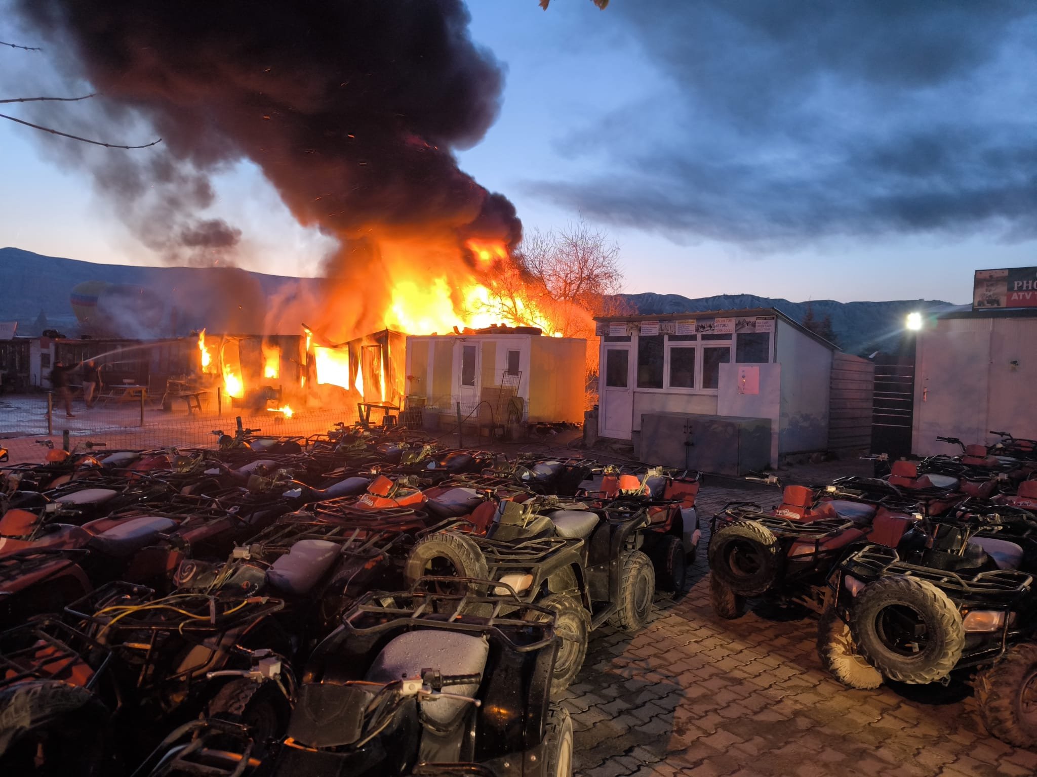 B5415407 9C80 4E7A B491 B5Fb042496C5-1