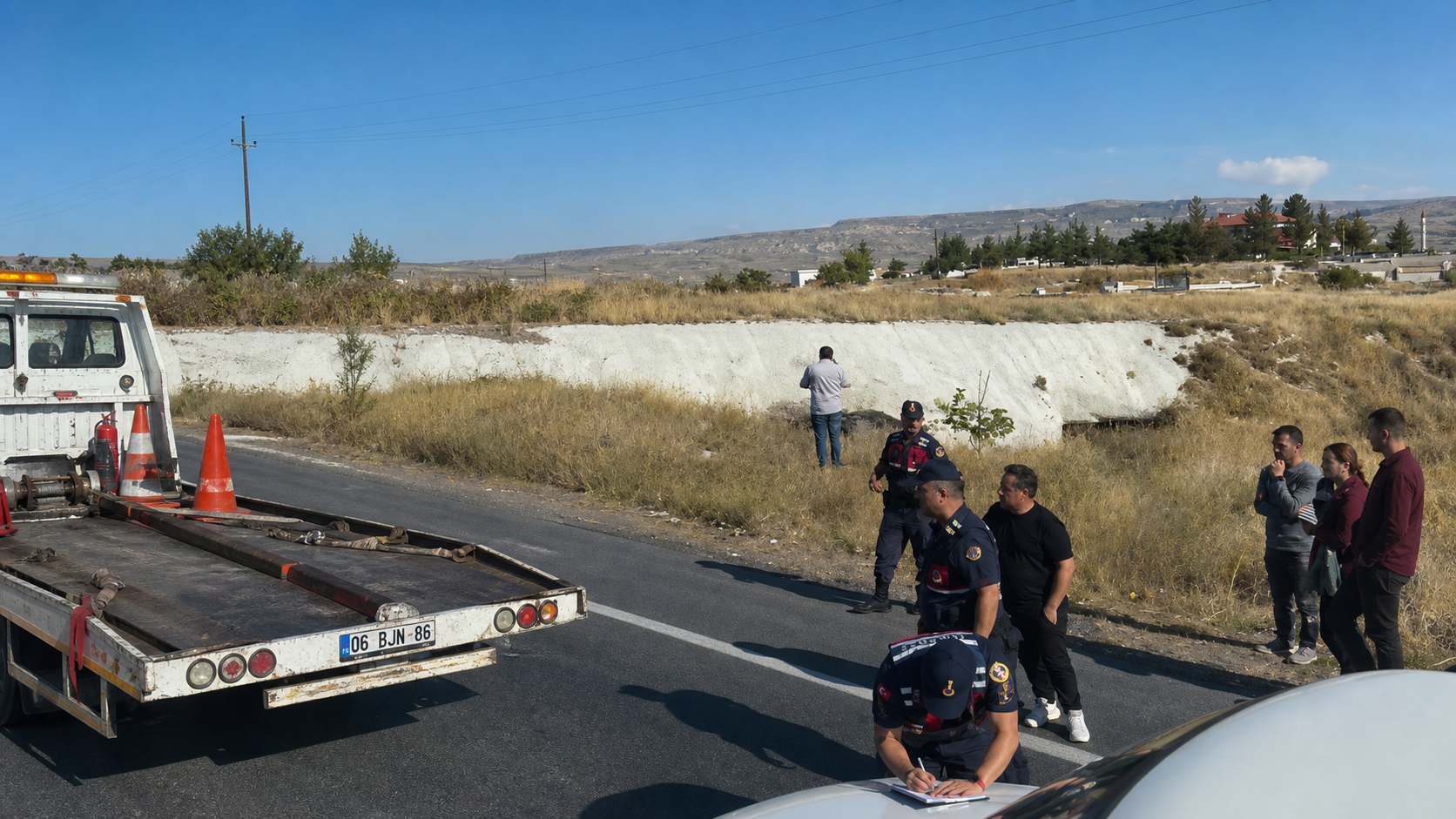 Ortahisar’da Otomobil Şarampole Uçtu