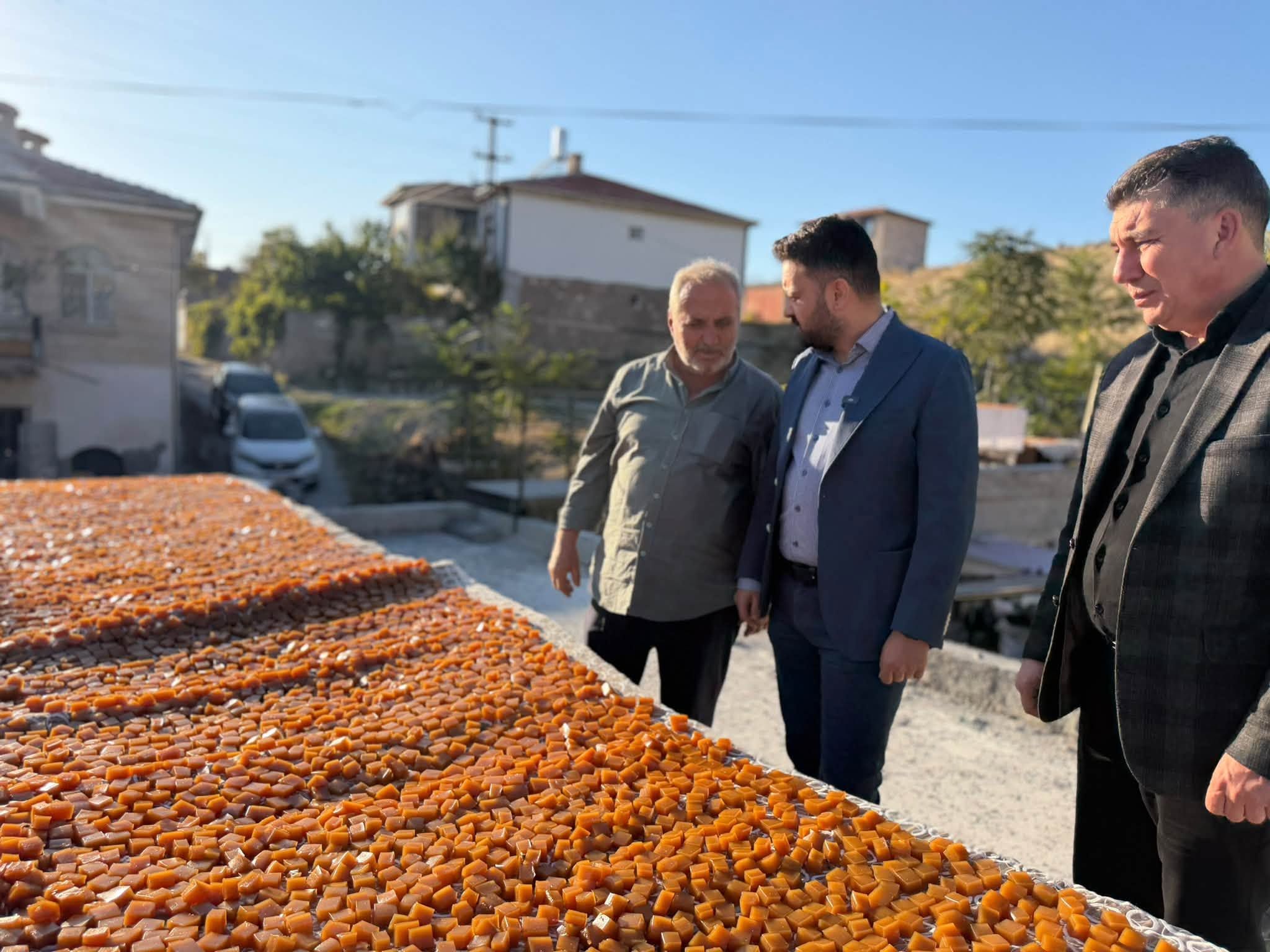 AK Parti Nevşehir İl Başkanı Aygün Ürgüp’te Pekmez ve Köftür Mesaisinde!