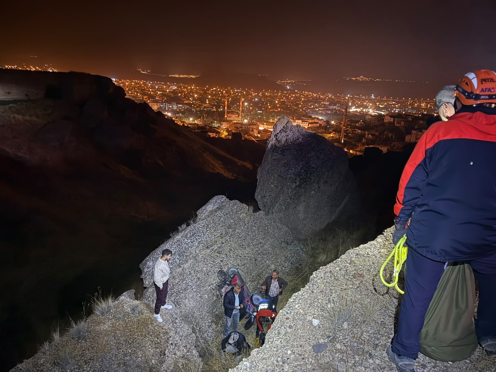Nevşehir Avanos'ta Elektrikli Bisiklet Kayalıklara Düştü